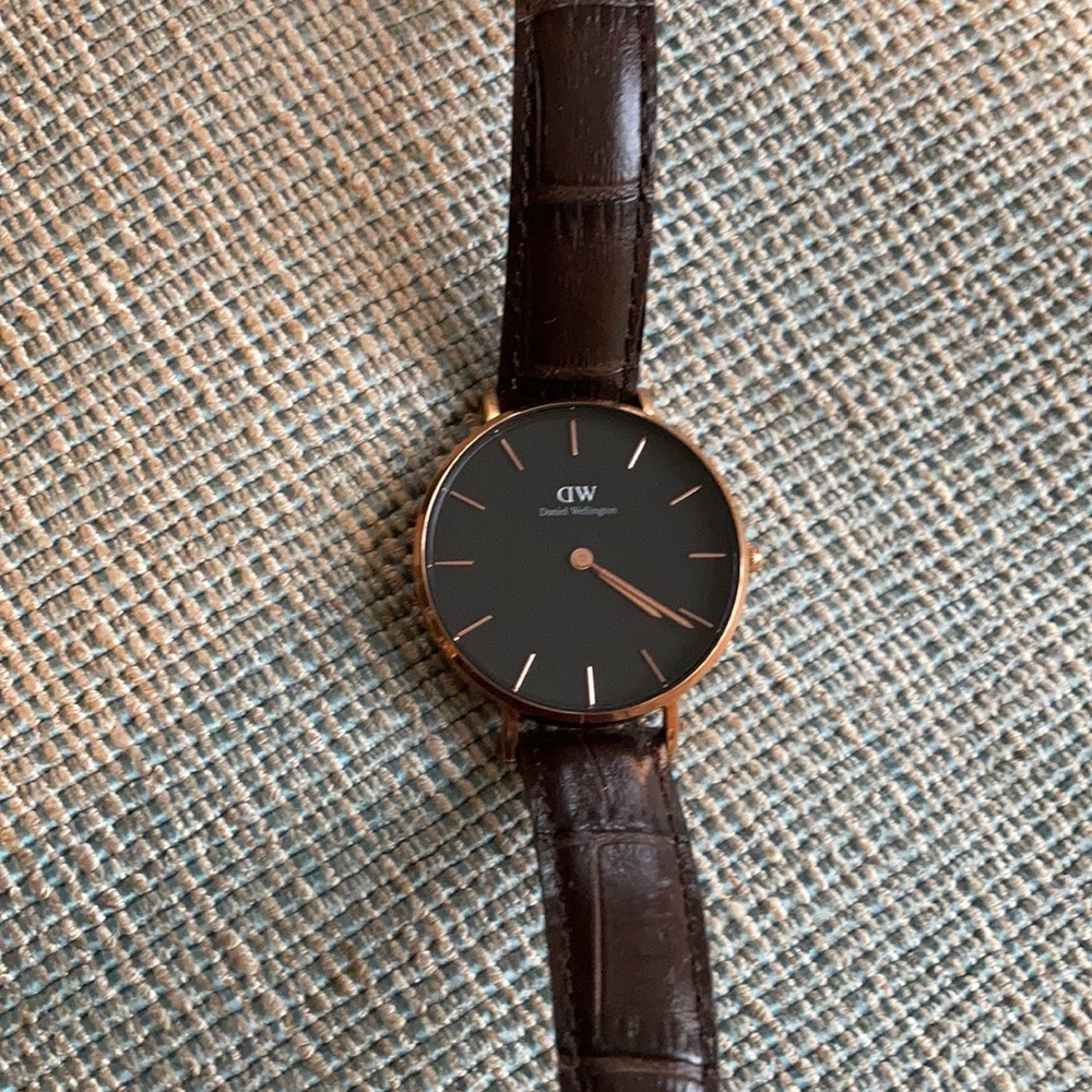Ladies 32mm Daniel Wellington watch